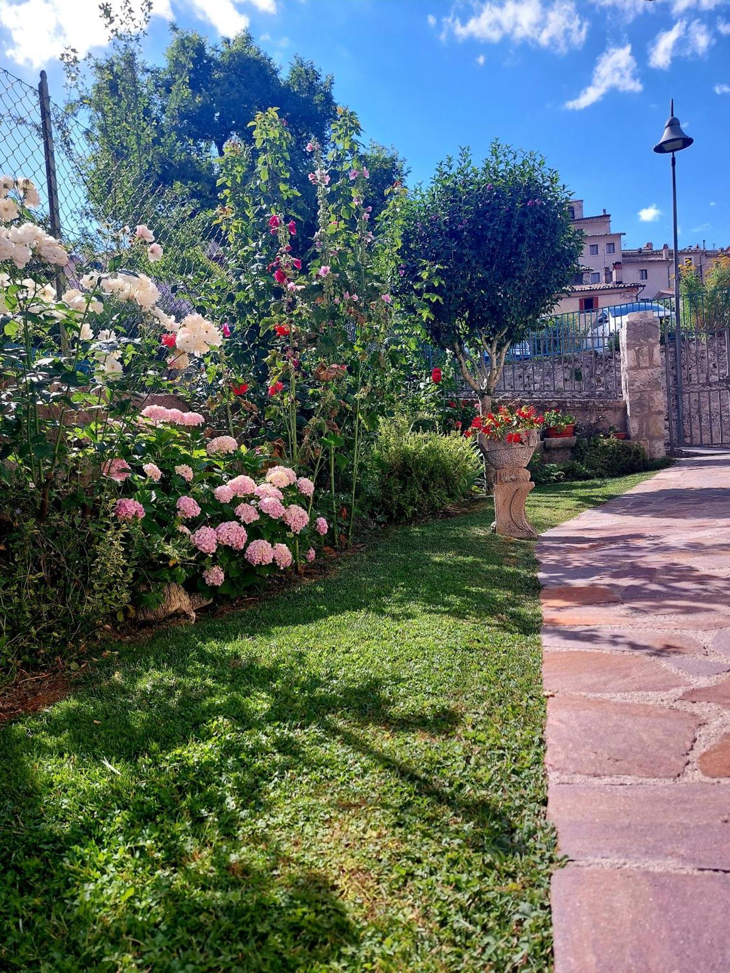 Villa A Due Passi Dai Lupi Civitella Alfedena Exterior foto